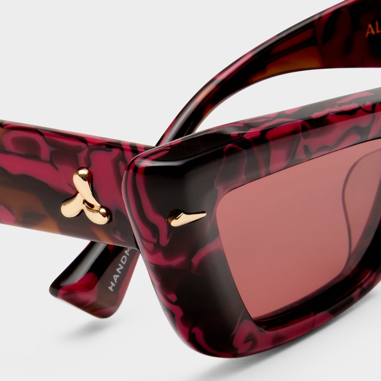 Lucia Burgundy Marble Female Cat-Eye Sunglasses | Le Specs