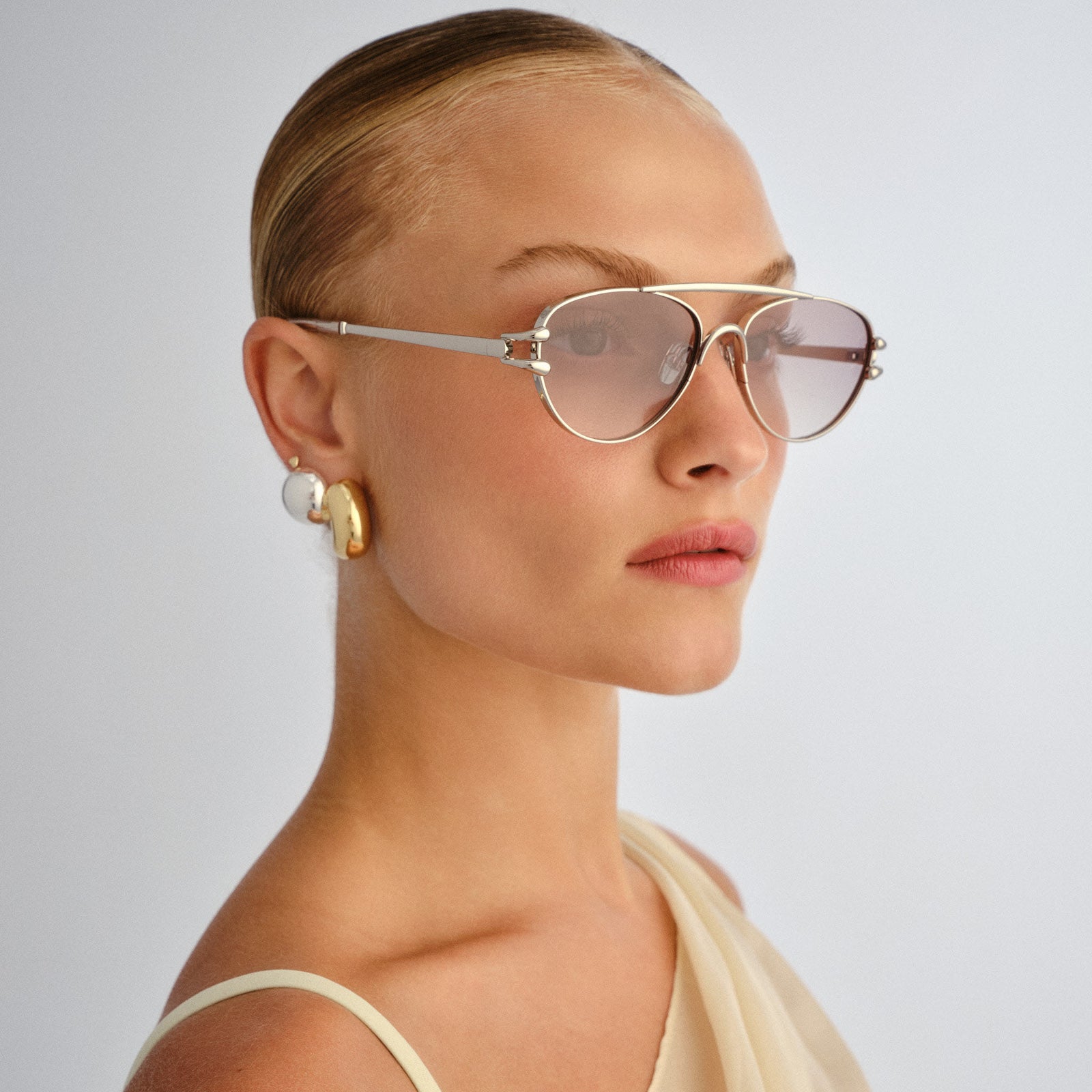 Numero Seis Bright Silver Female Aviator Sunglasses | Le Specs