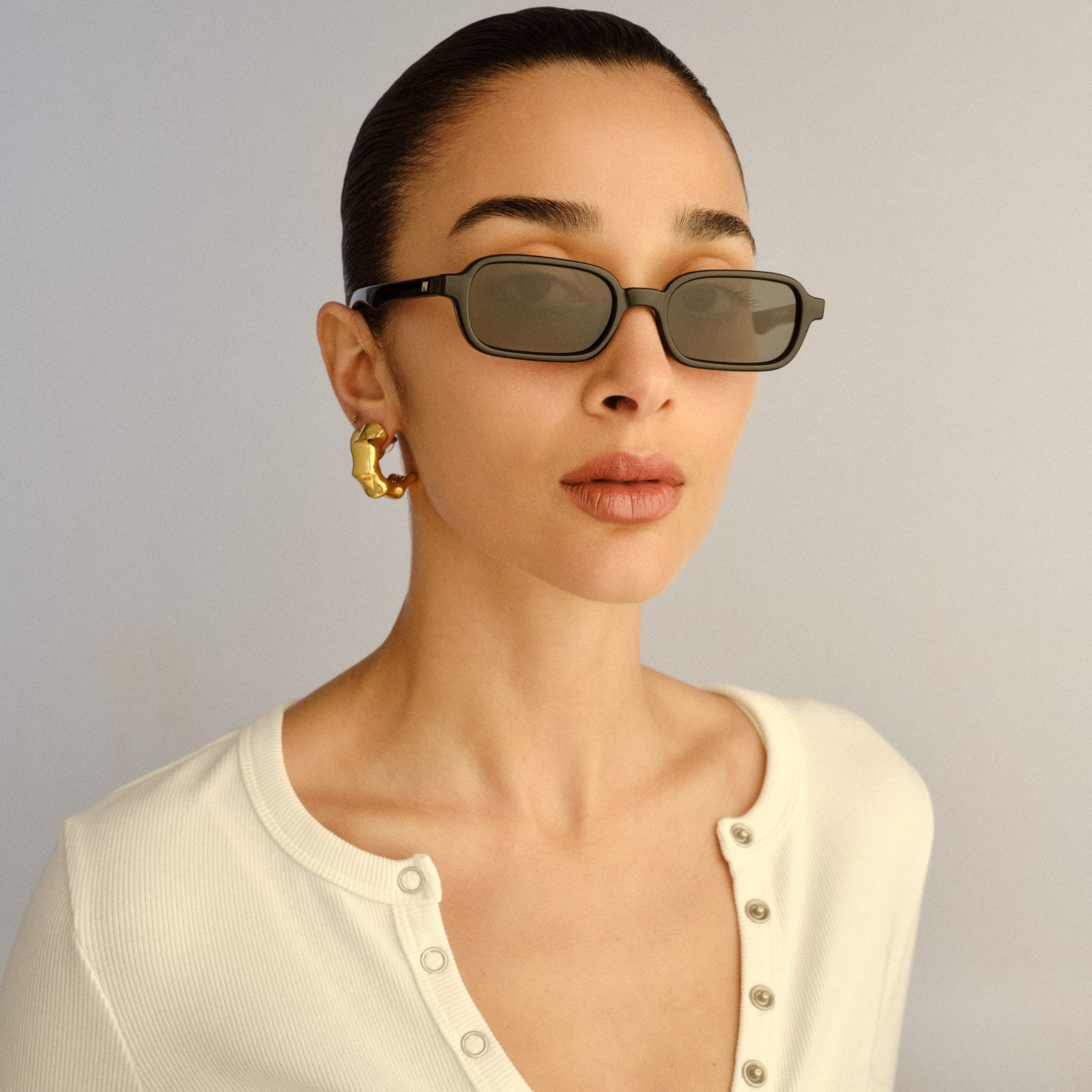 Pilferer Black Uni-Sex Rectangle Sunglasses | Le Specs
