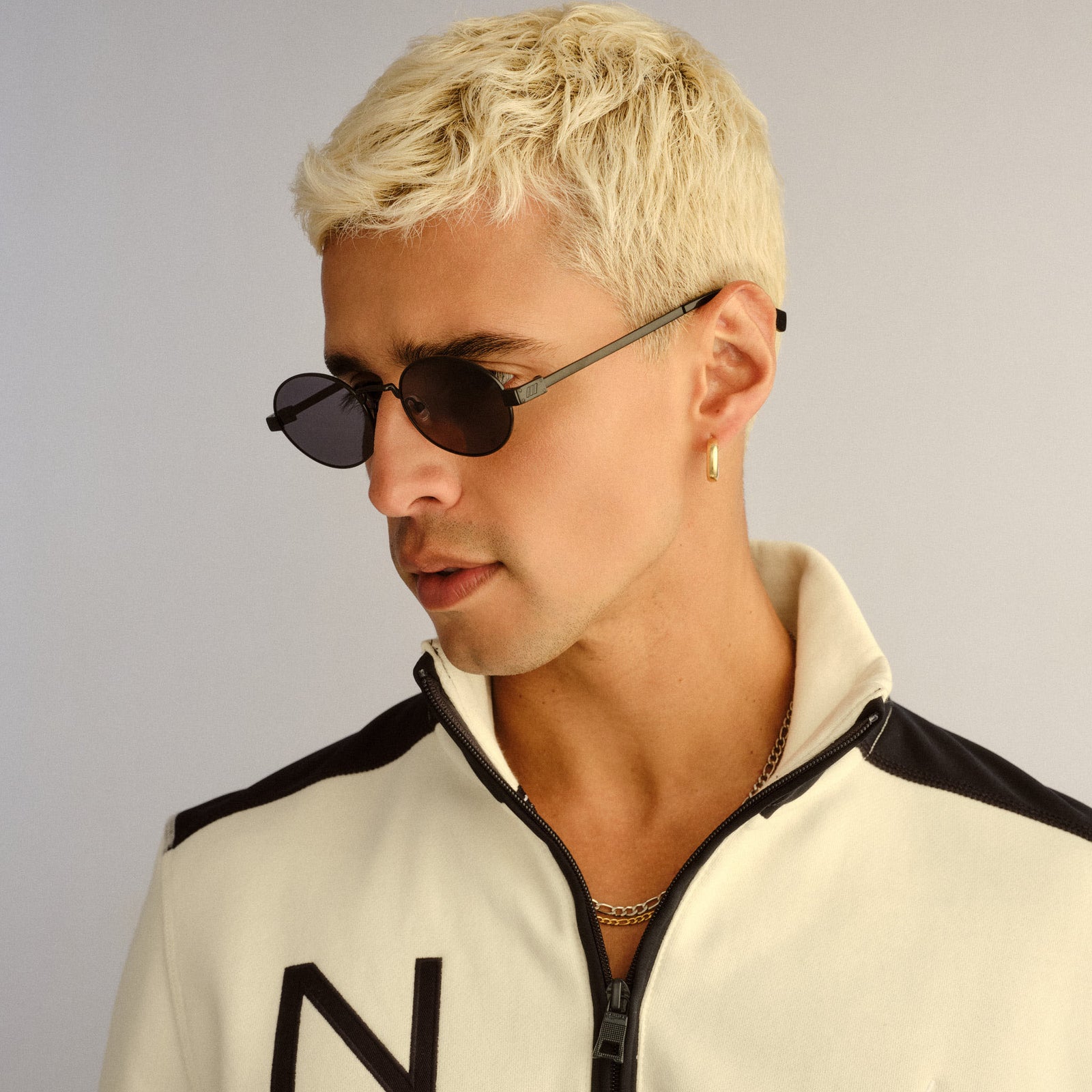 Poseidon Deux Matte Black Uni-Sex Oval Sunglasses | Le Specs