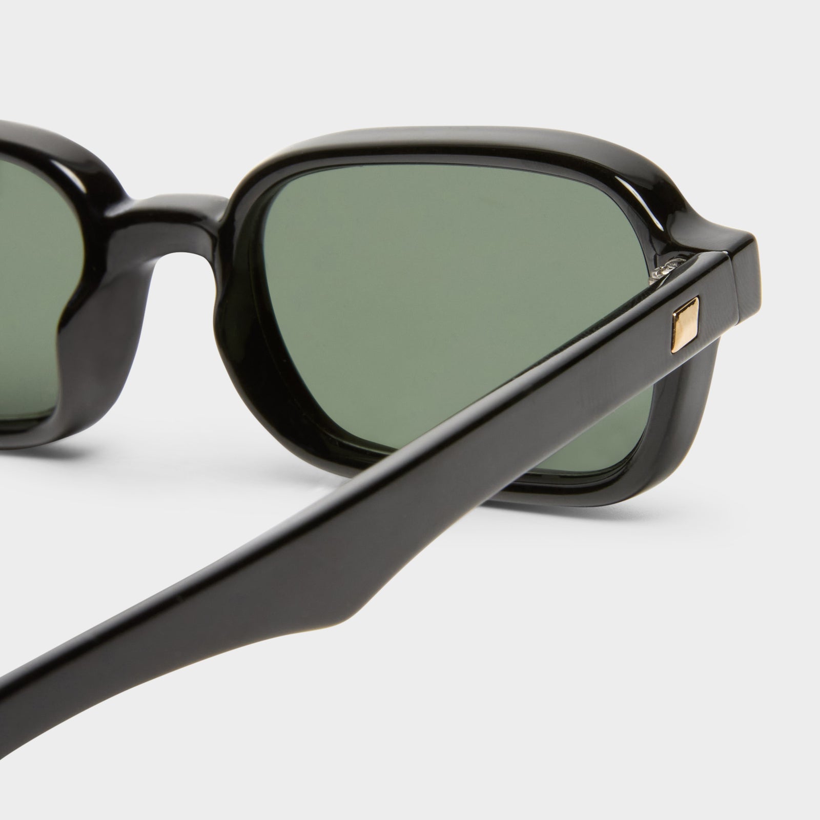 Pilferer Black Uni-Sex Rectangle Sunglasses | Le Specs
