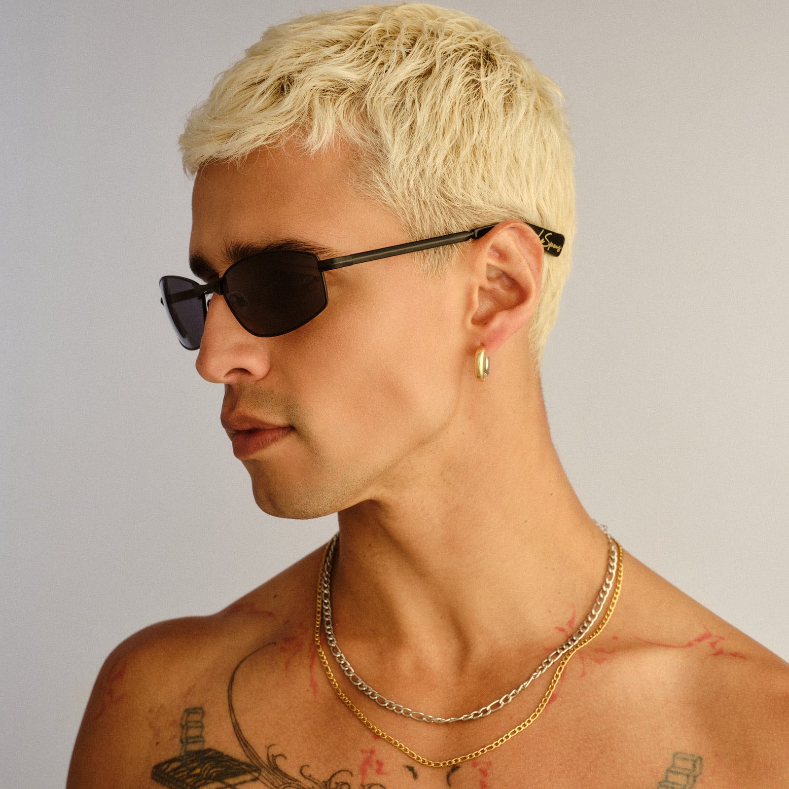 Star Beam Matte Black Uni-Sex Wrap Sunglasses | Le Specs