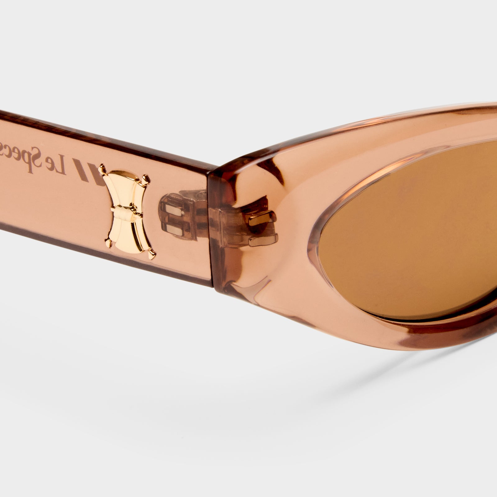 The Stealth Fudge Female Cat-Eye Sunglasses | Le Specs