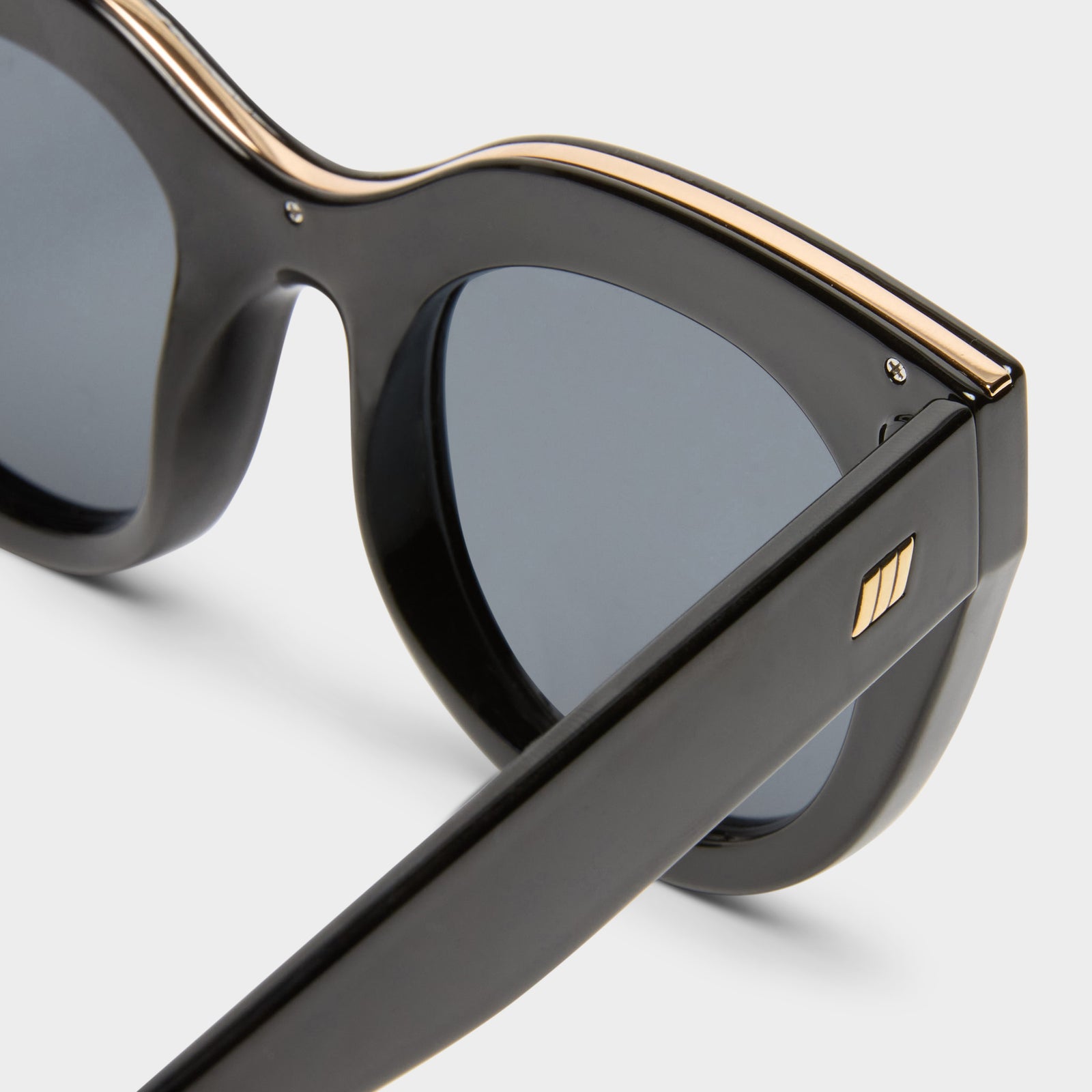 Air Heart Black Female Cat-Eye Sunglasses | Le Specs