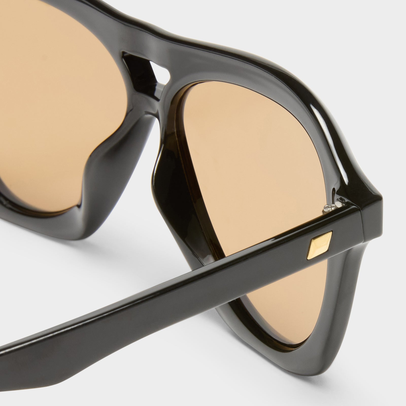 Drizzle Black Uni-Sex Aviator Sunglasses | Le Specs