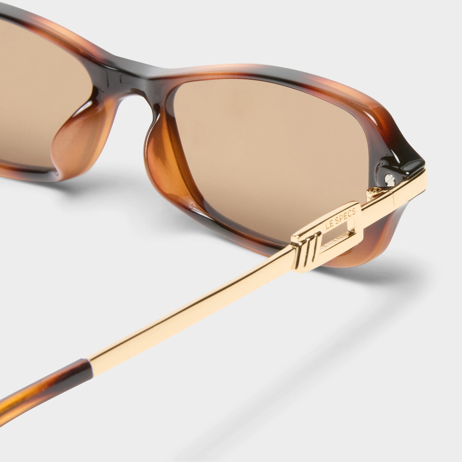 Bamboozler Tort Female Rectangle Sunglasses | Le Specs